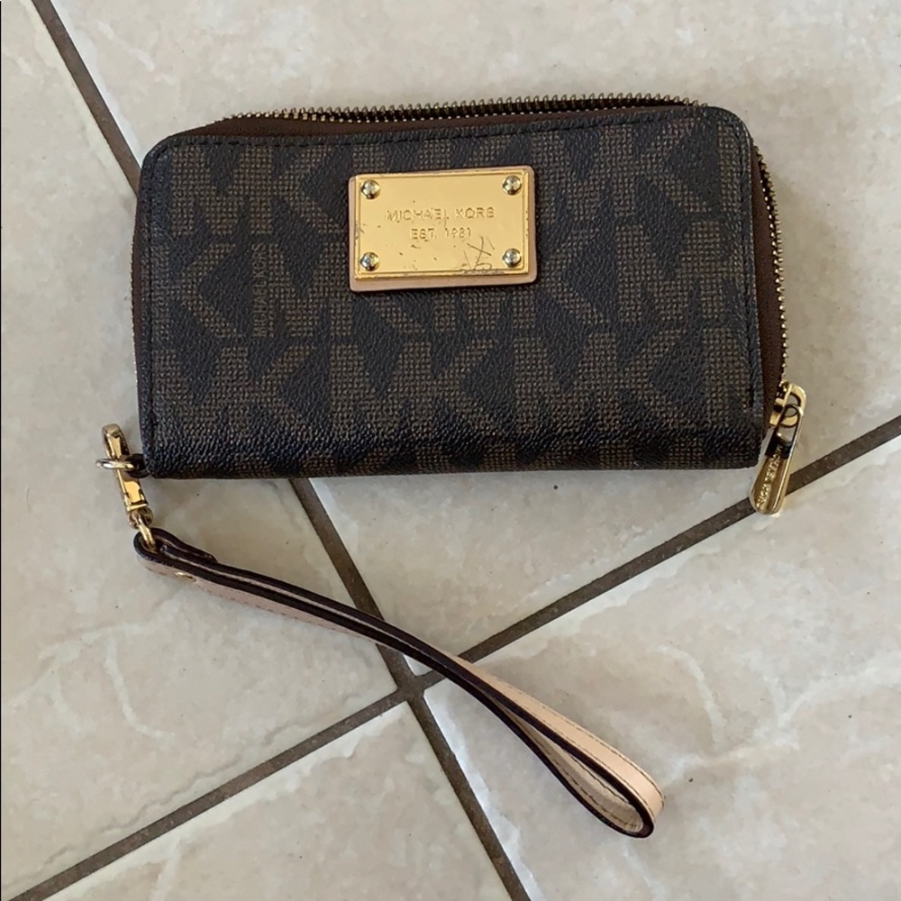 Michael Kors Wristlet